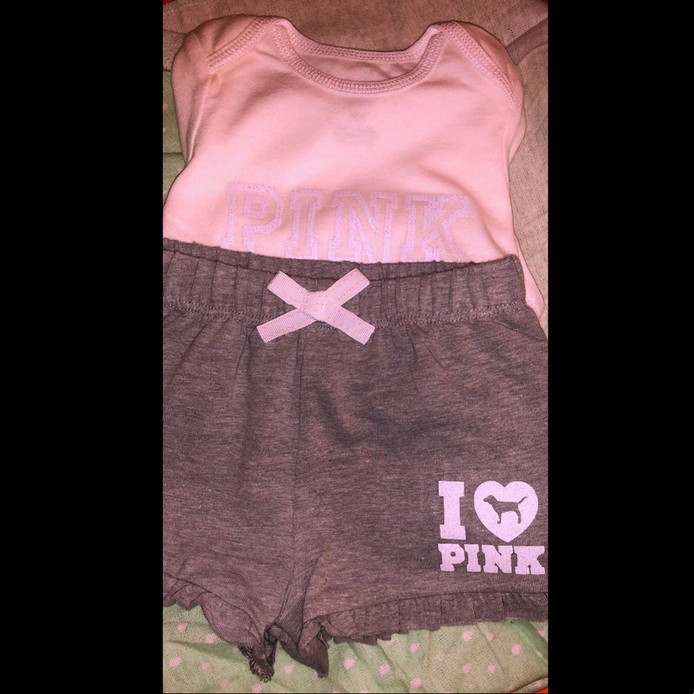 Baby customized pink outfit - Picture 2 of 2